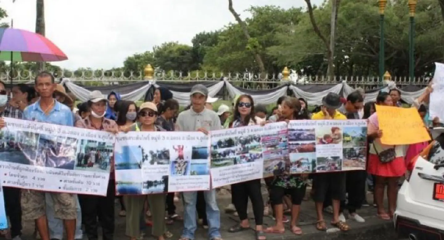 Phuket gov to reconsider poor communities' land issue Phuket gov to reconsider poor communities' land issue