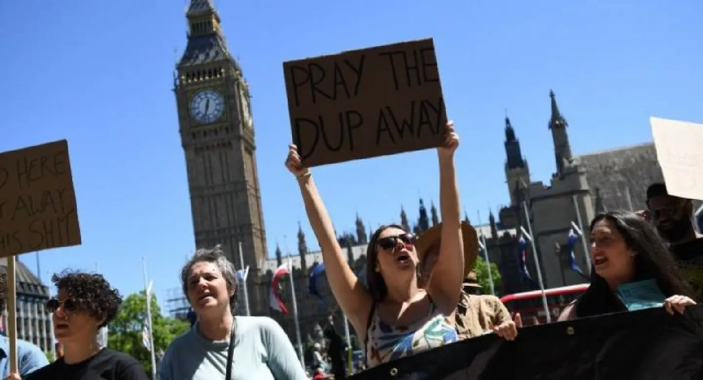 Britain's May reaches power deal in battle to cling on Britain's May reaches power deal in battle to cling on