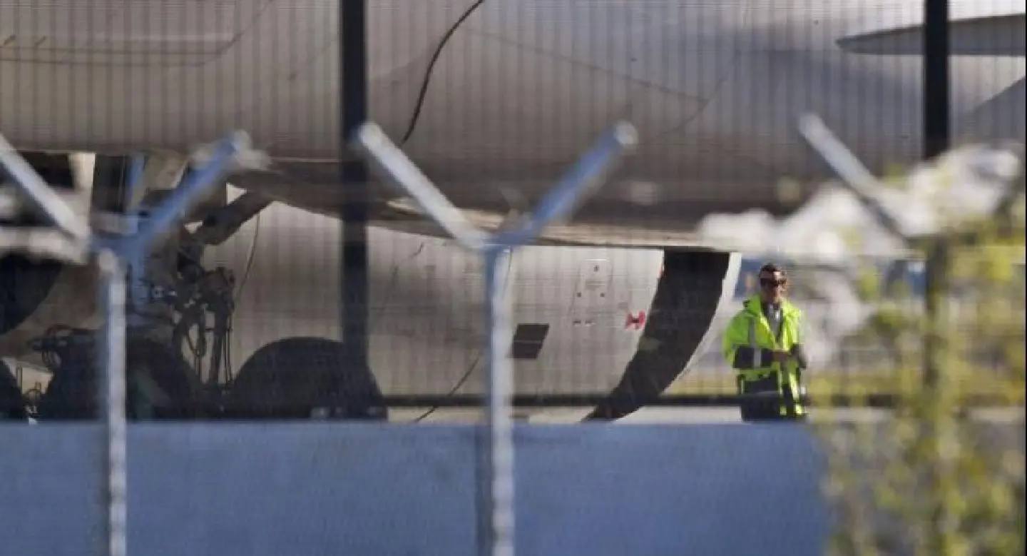 China Eastern plane makes emergency landing in Australia China Eastern plane makes emergency landing in Australia