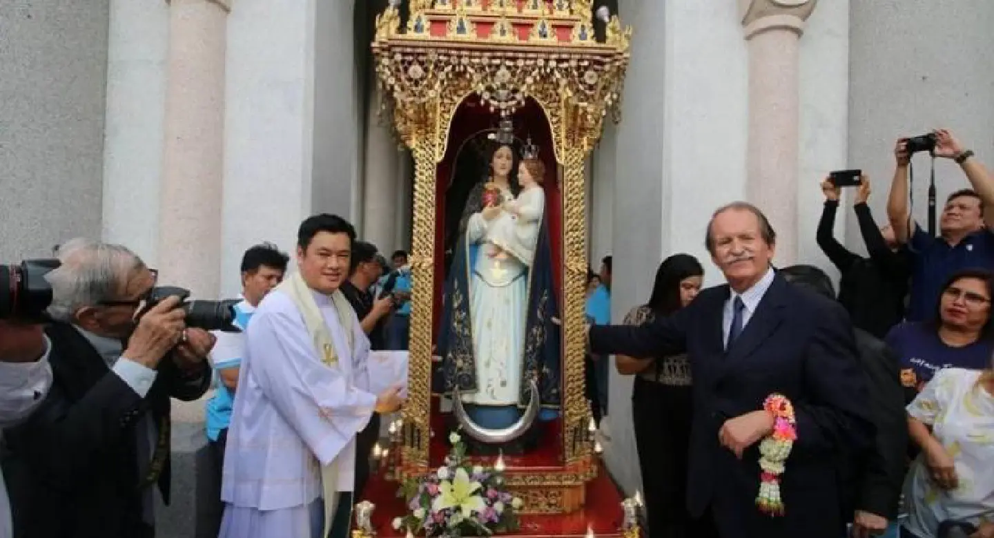 Portuguese prince visits Immaculate Conception Church in Bangkok