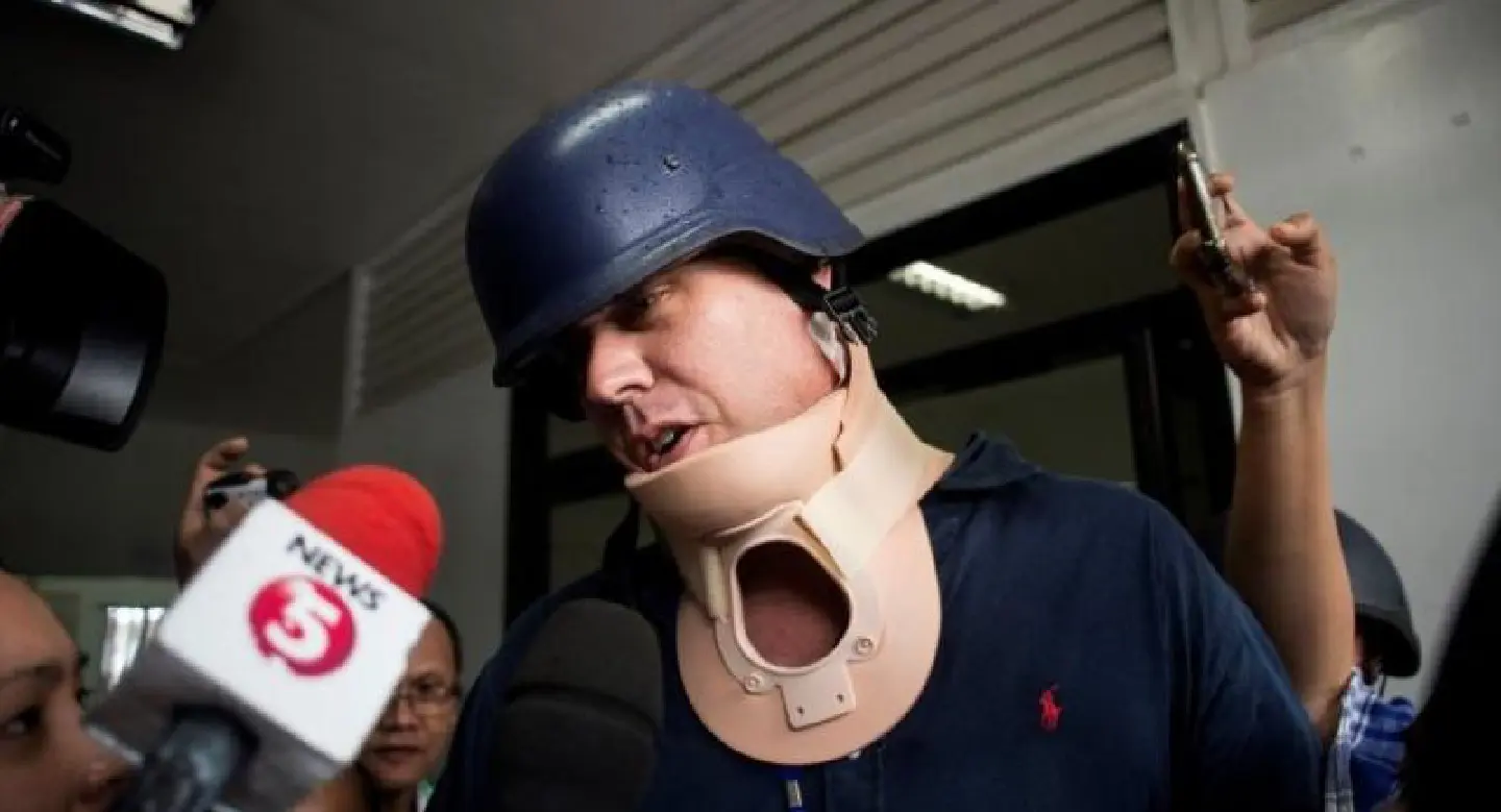 Australian journalist shot in war-torn Philippine city Australian journalist shot in war-torn Philippine city
