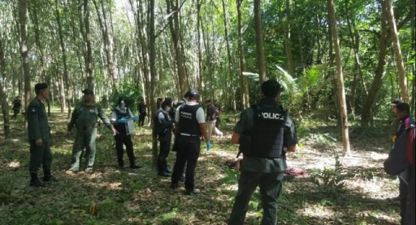Body of third youth found in Pattani forest Body of third youth found in Pattani forest