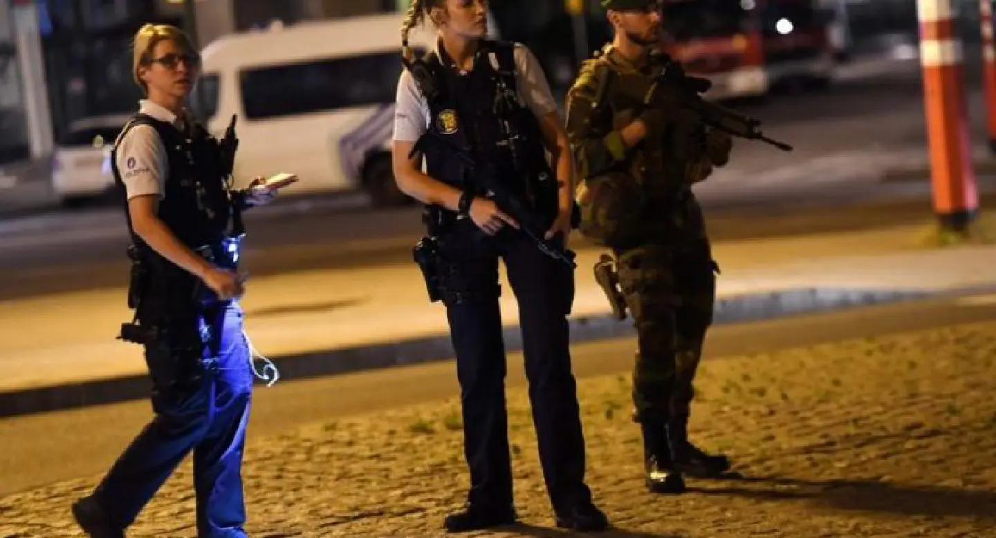 Brussels train station 'terrorist' bomber shot dead Brussels train station 'terrorist' bomber shot dead