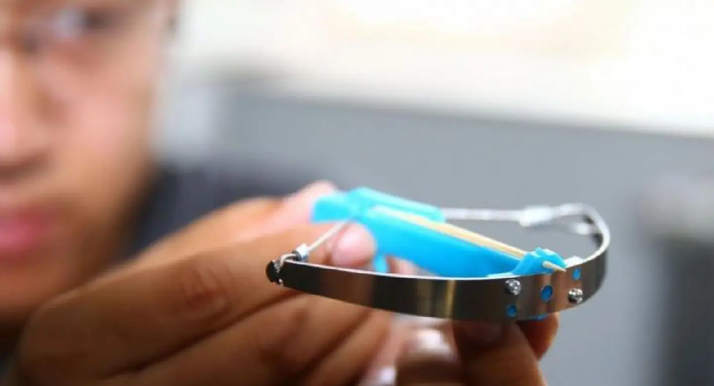 Toothpick crossbow craze has China quivering Toothpick crossbow craze has China quivering