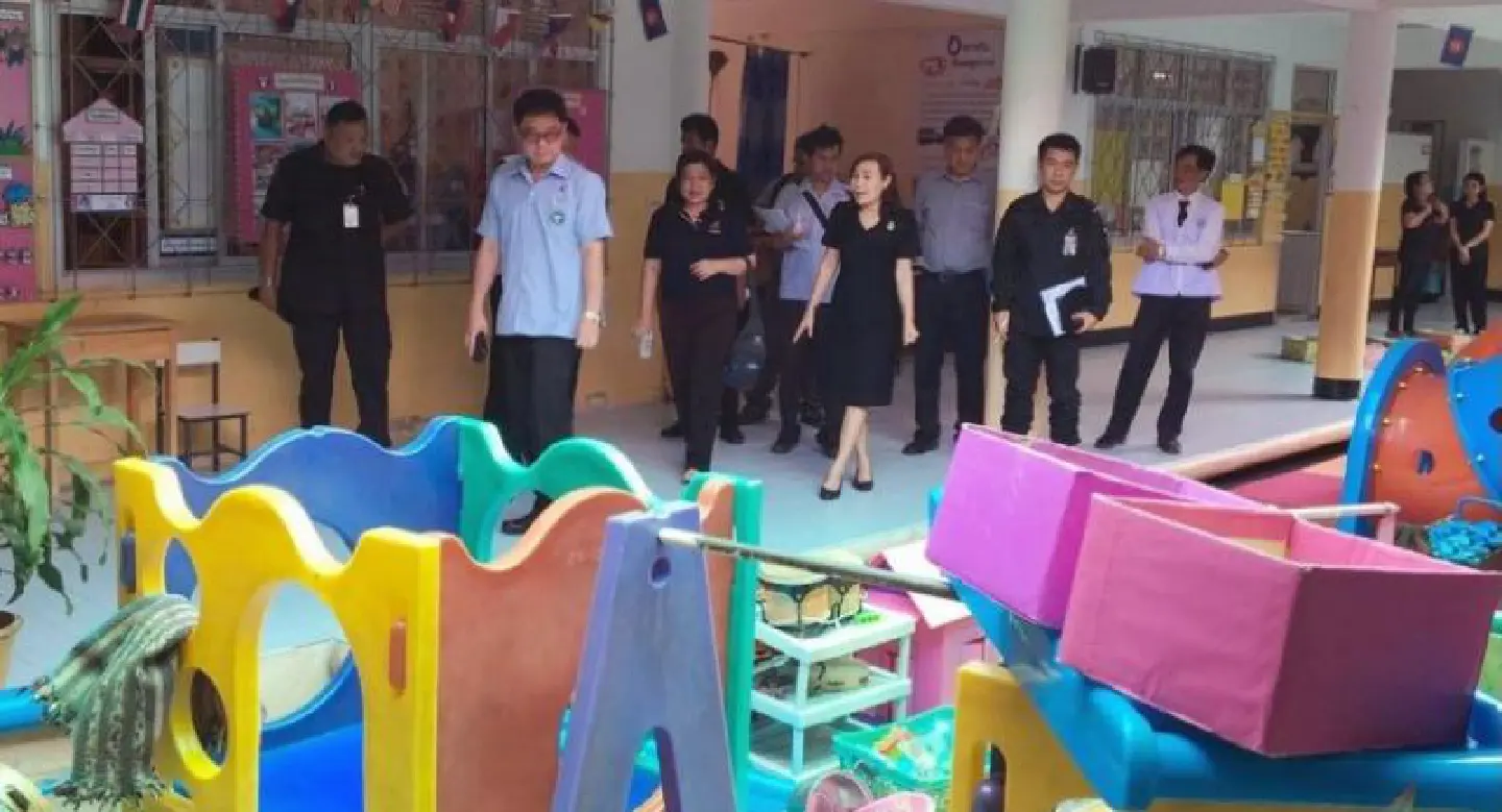 Kindergarten closed for two weeks after boy dies from rare foot-and-mouth disease Kindergarten closed for two weeks after boy dies from rare foot-and-mouth disease