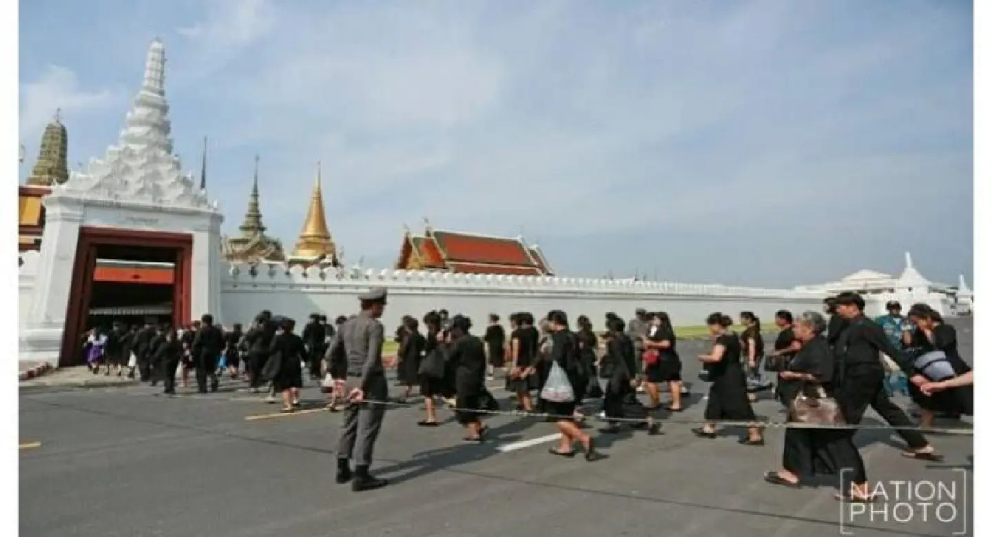 More than 7.8 million people pay respects to late King at Grand Palace