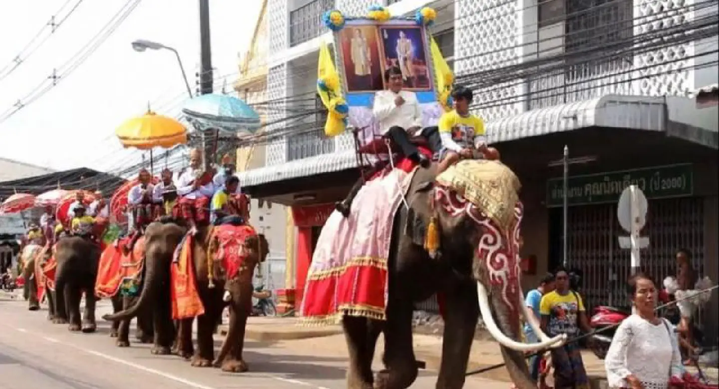 Mass ordination held in Surin coincides with blood donation on behalf of Kings Mass ordination held in Surin coincides with blood donation on behalf of Kings