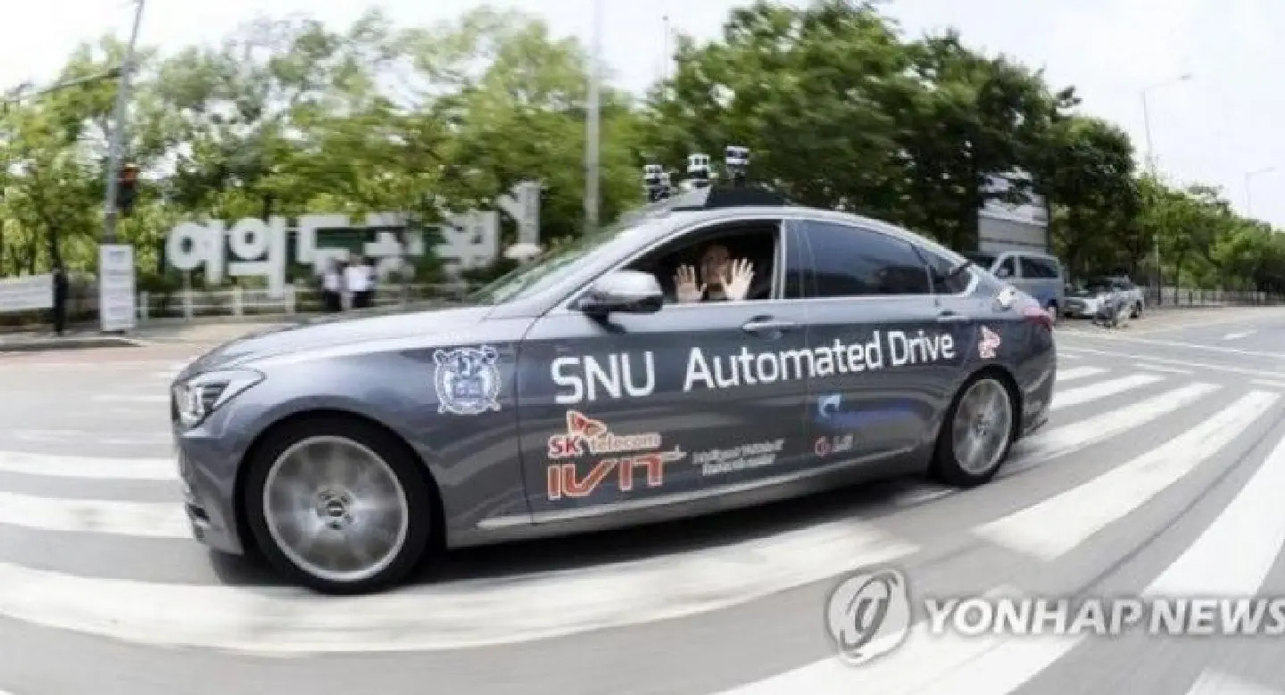 SNU’s self-driving car completes first test drive in city SNU’s self-driving car completes first test drive in city
