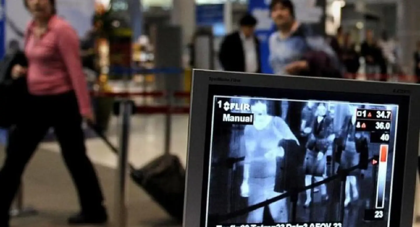 Minister hammers Phuket Airport, alleging that women are allowed to touch monks Minister hammers Phuket Airport, alleging that women are allowed to touch monks