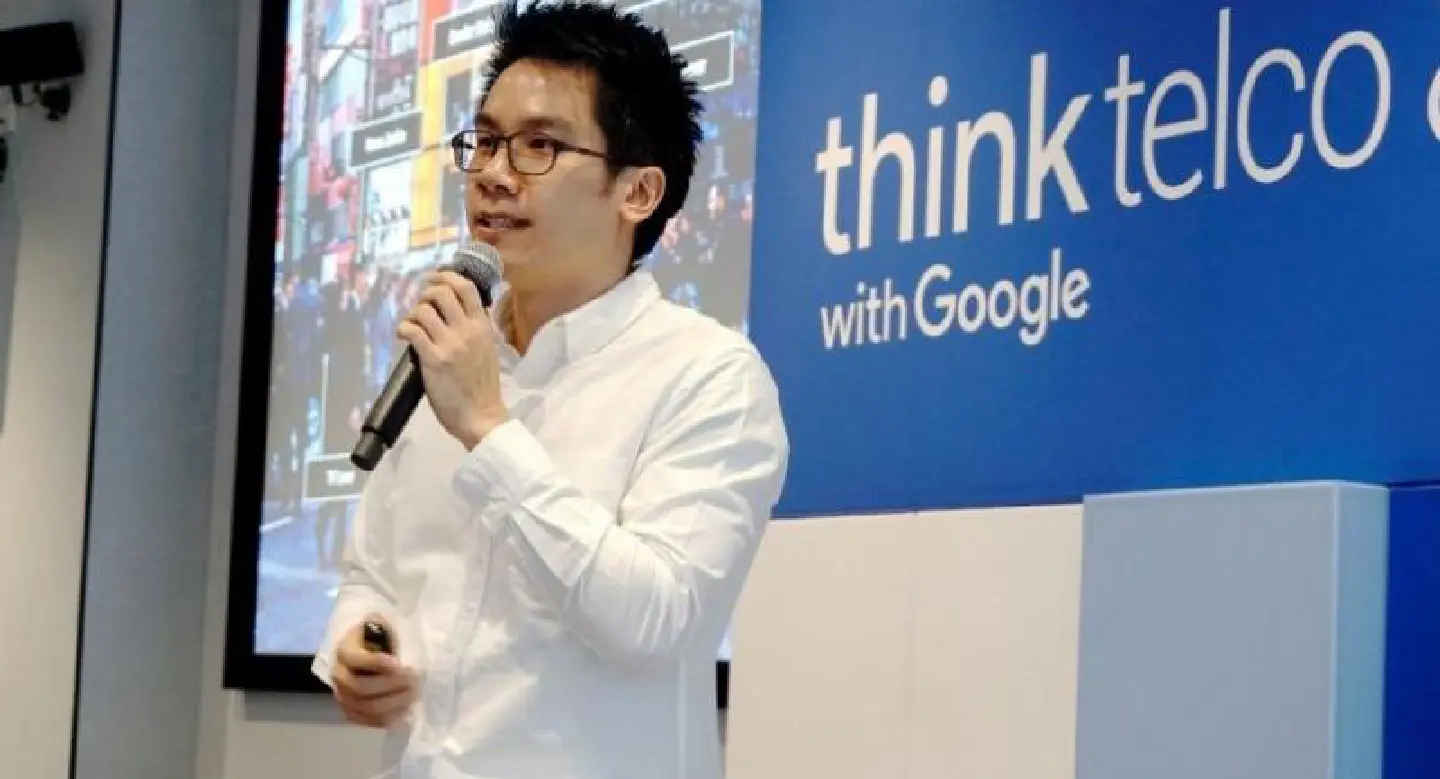 Online the key influencer as most Thais choose a mobile-phone brand before reaching the store Online the key influencer as most Thais choose a mobile-phone brand before reaching the store