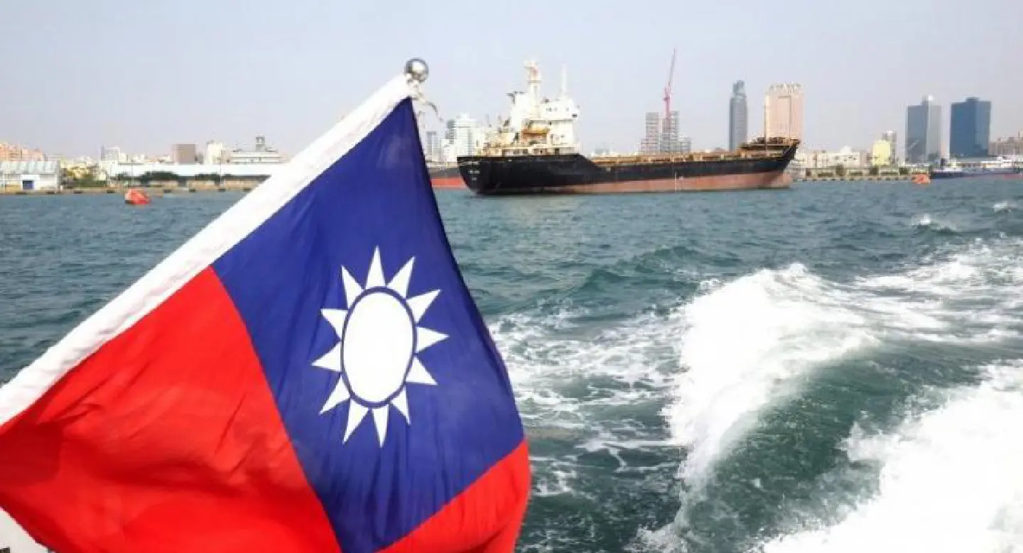 China 'firmly' opposes US arms sale to Taiwan China 'firmly' opposes US arms sale to Taiwan