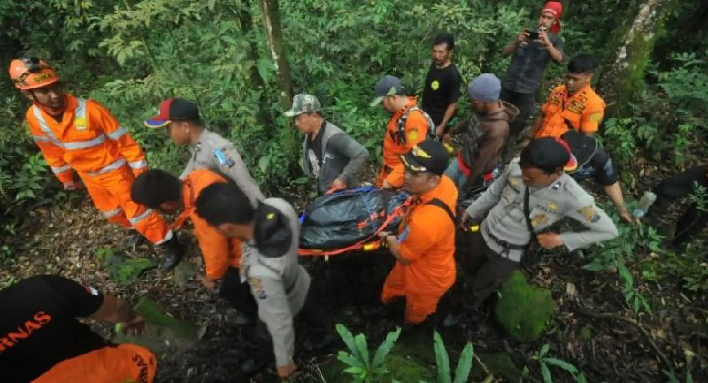 German tourist found dead at Indonesian volcano German tourist found dead at Indonesian volcano