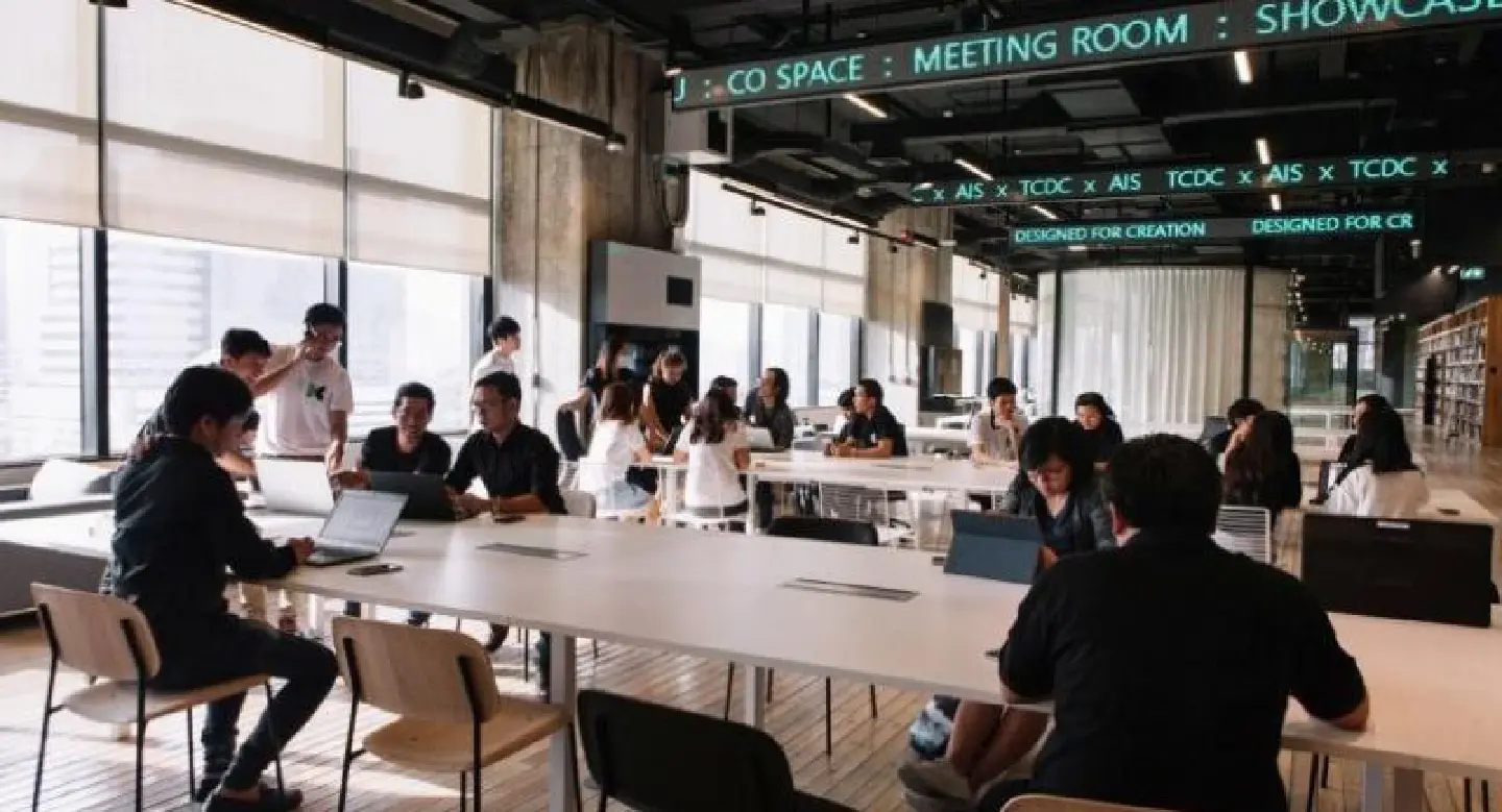 AIS, TCDC aim to inspire young creatives with new AIS Design Centre in Bangkok AIS, TCDC aim to inspire young creatives with new AIS Design Centre in Bangkok