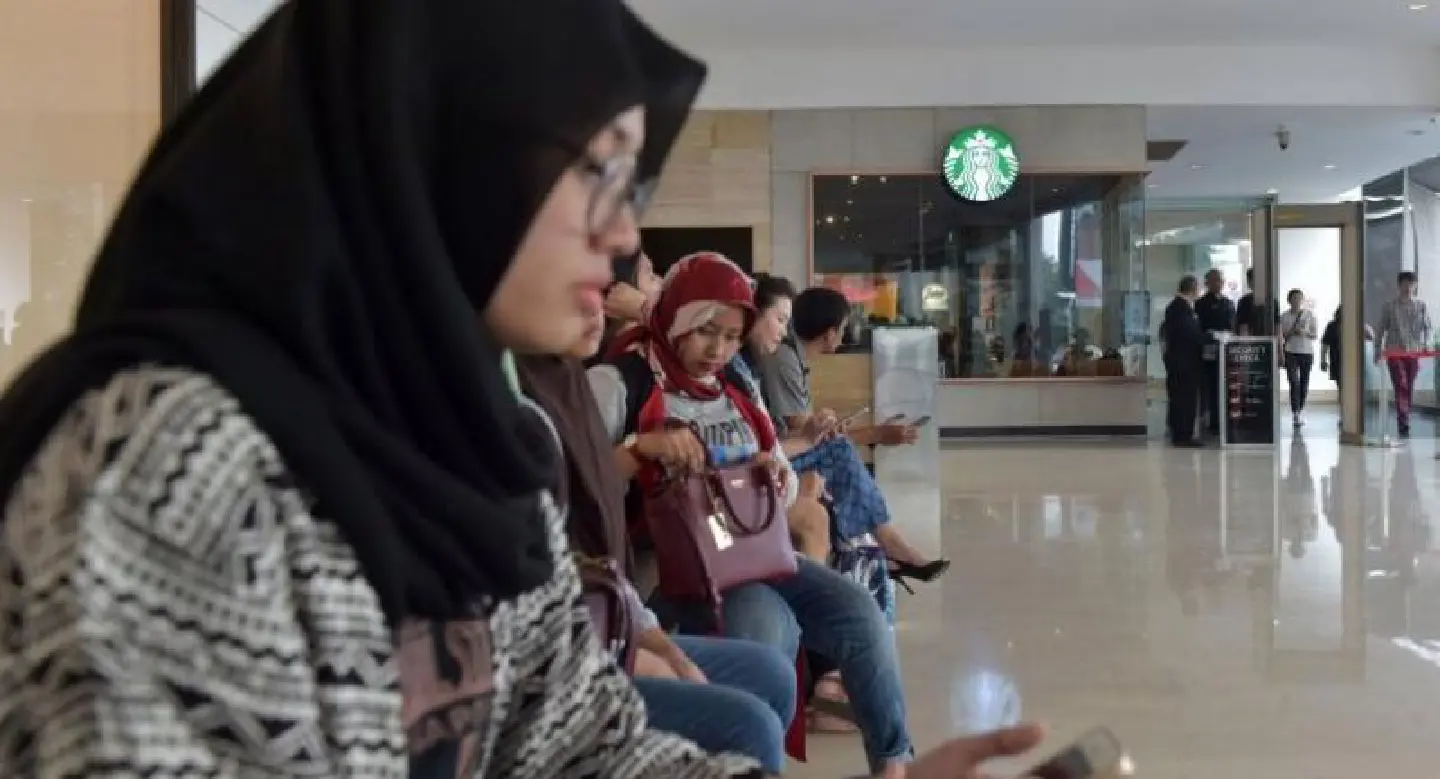 Indonesia, Malaysia Muslims call for Starbucks boycott over LGBT stance Indonesia, Malaysia Muslims call for Starbucks boycott over LGBT stance