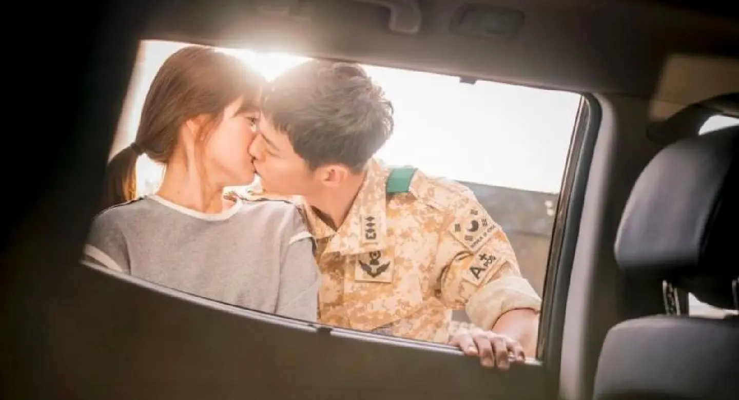 Song Joong-ki, Song Hye-kyo to get married in October
