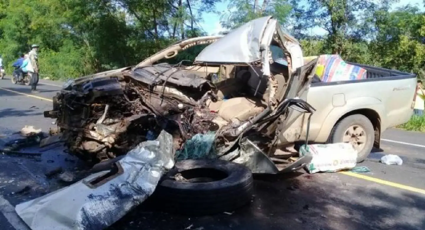 Five injured when pickup carrying Cambodian workers collides with trailer Five injured when pickup carrying Cambodian workers collides with trailer