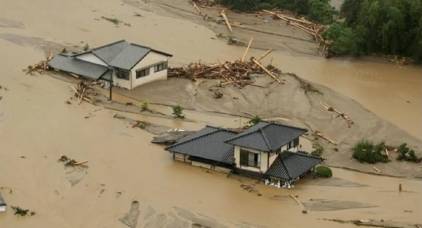 Huge floods sweep southern Japan, at least 15 missing Huge floods sweep southern Japan, at least 15 missing