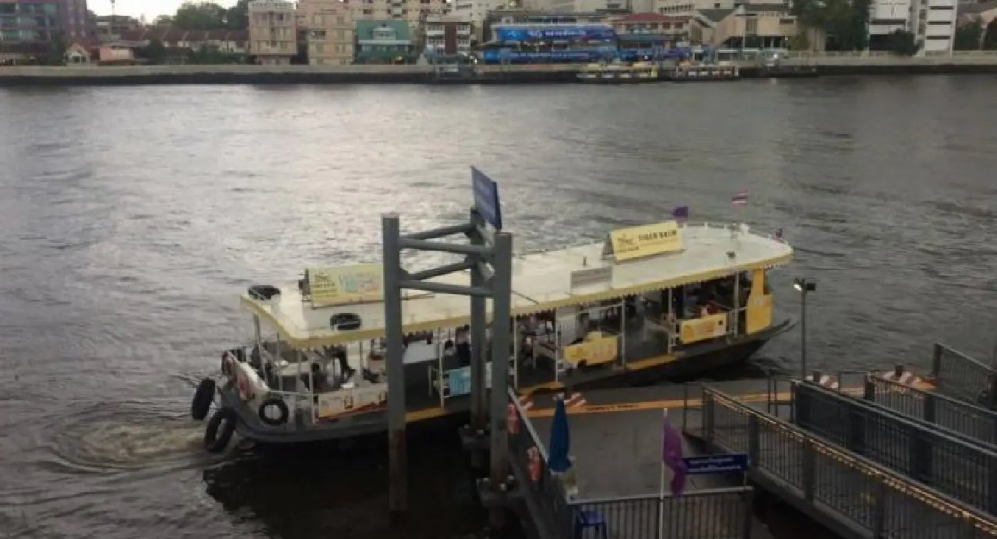 Experts criticise proposed pedestrian bridge to Siriraj Hospital