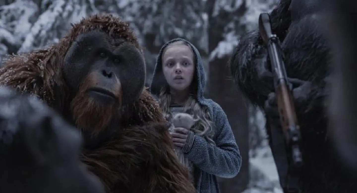 'Apes' swings to top of US box office