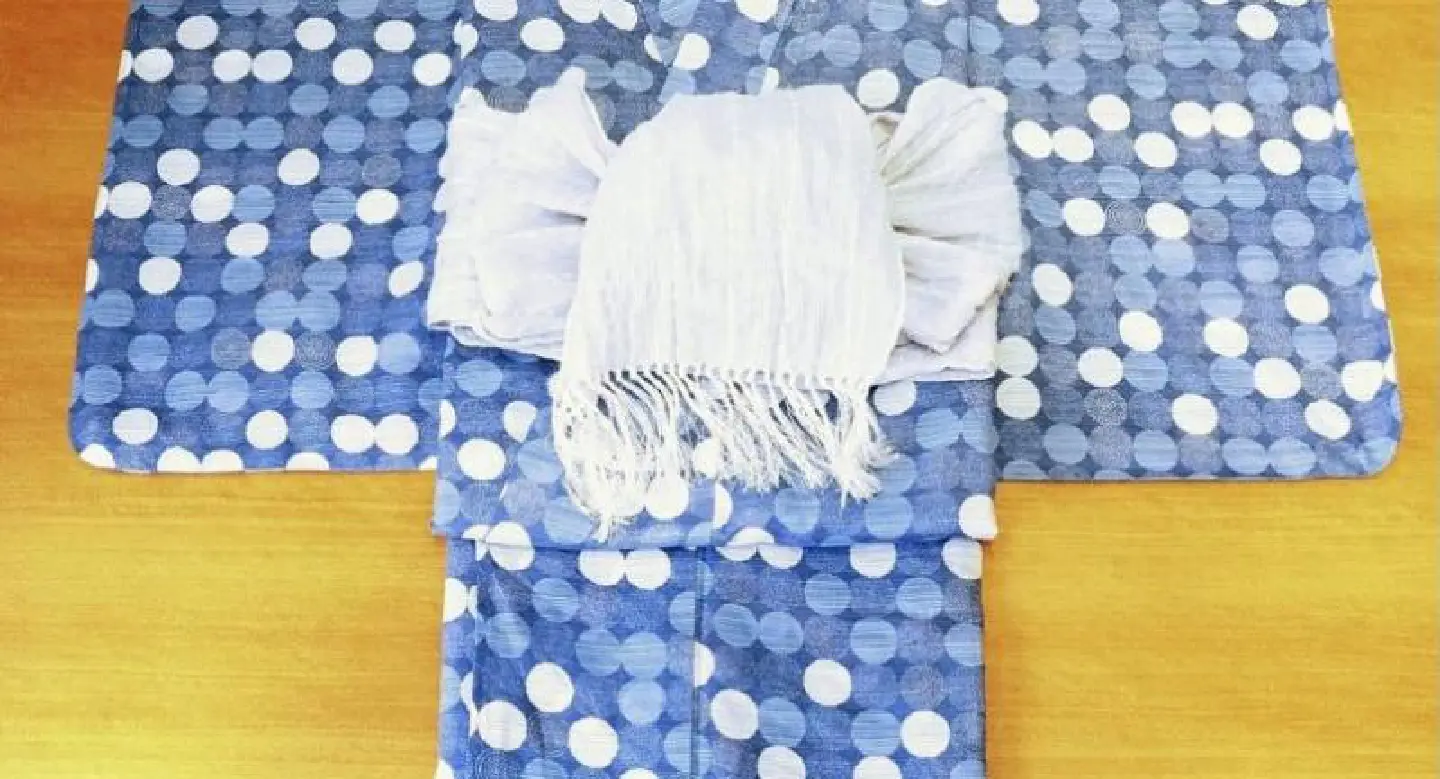 Stylish and chic in cool Yukata Stylish and chic in cool Yukata