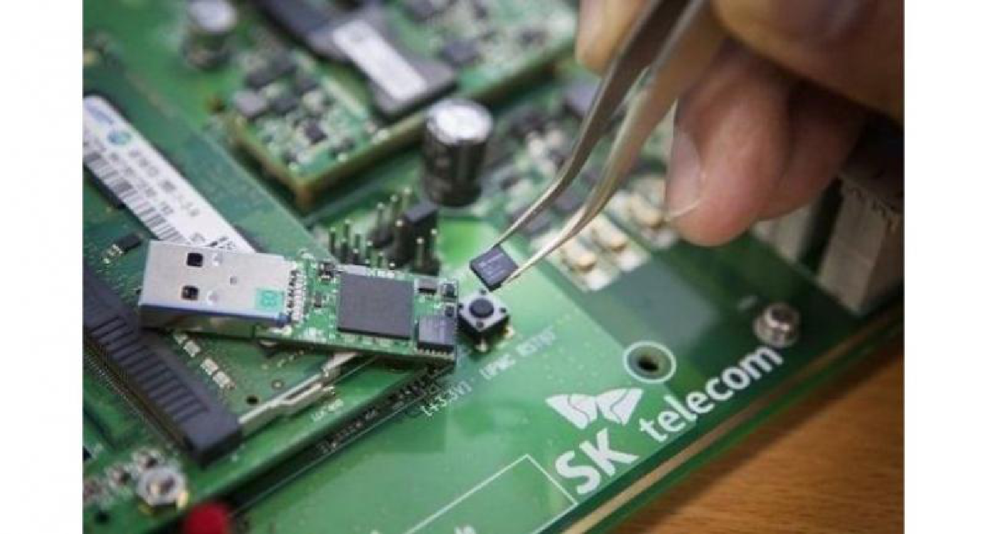 SKT develops world’s smallest quantum chip