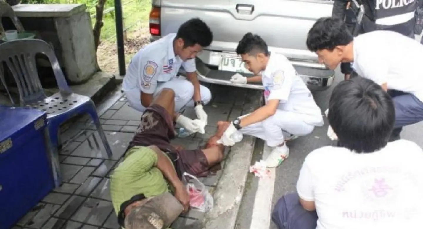Man attacked by wild monkeys at Khao Toh Sae Man attacked by wild monkeys at Khao Toh Sae