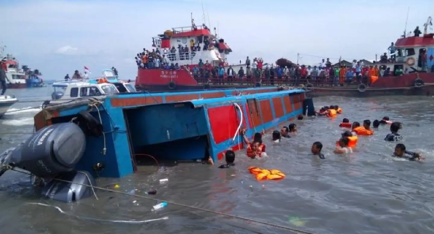 At least eight dead in Indonesian boat accident At least eight dead in Indonesian boat accident