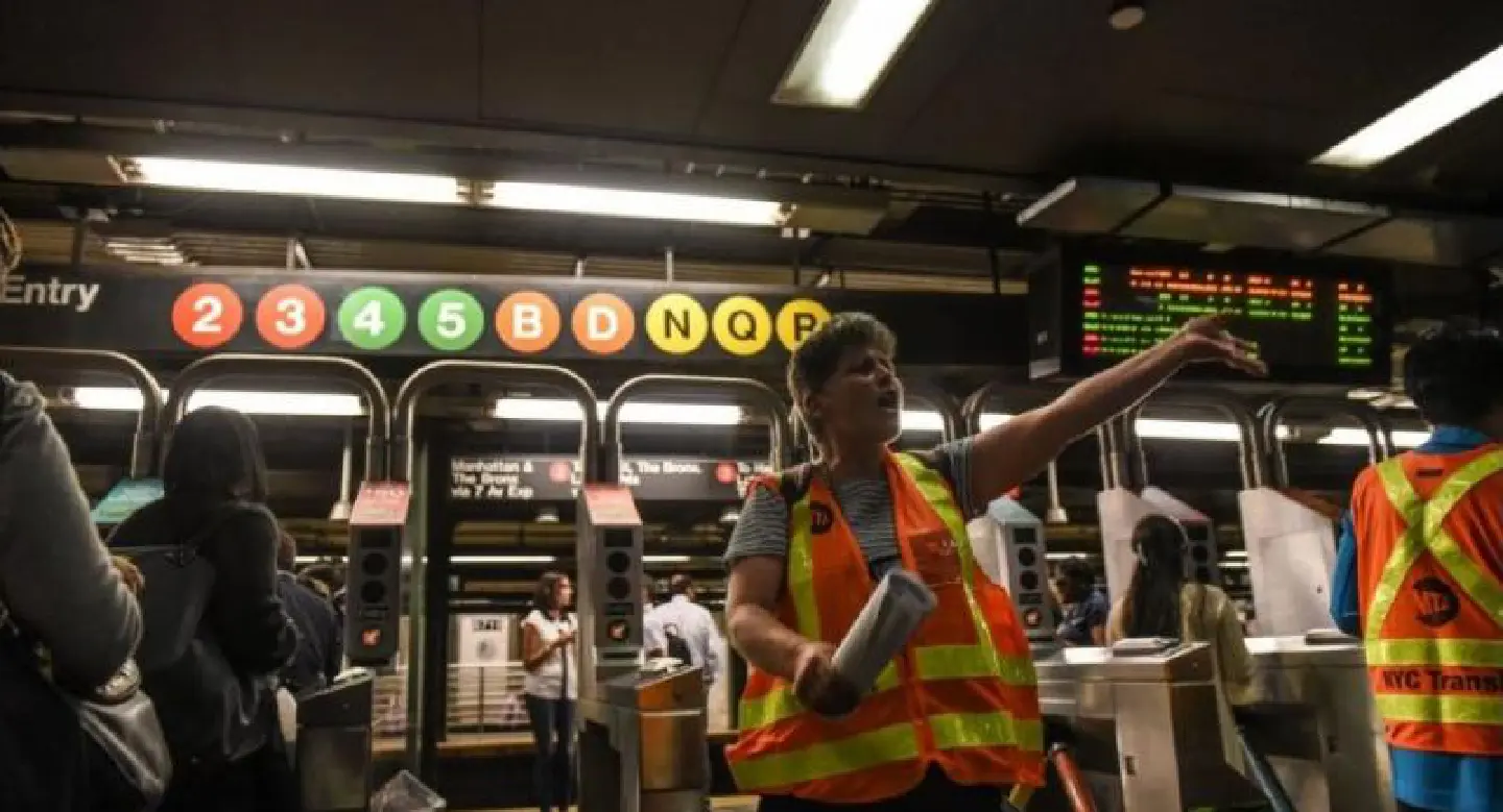 New York outlines $8.8 bln plan to overhaul subway New York outlines $8.8 bln plan to overhaul subway