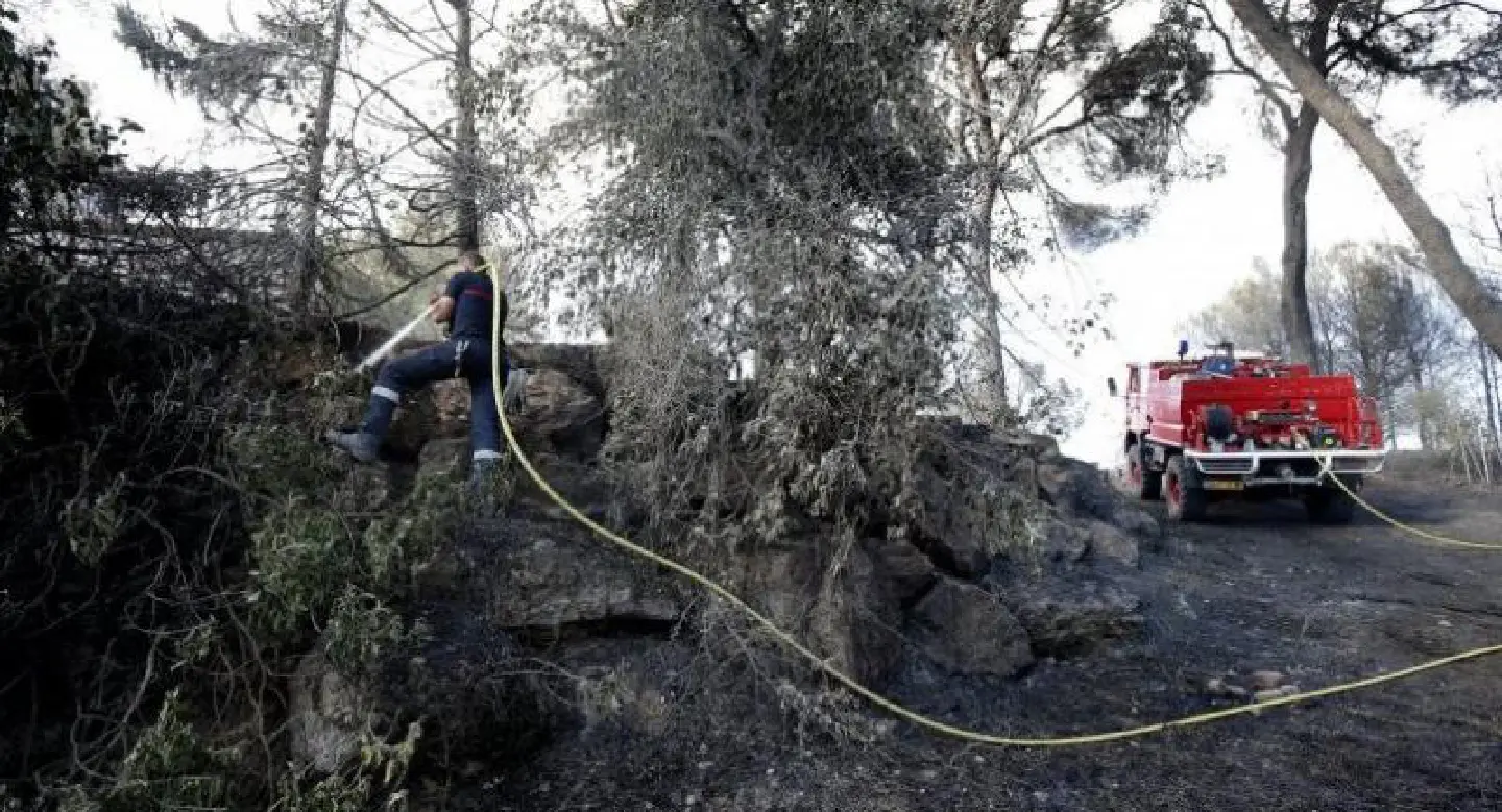 France appeals for help in fighting Cote d'Azur fires France appeals for help in fighting Cote d'Azur fires