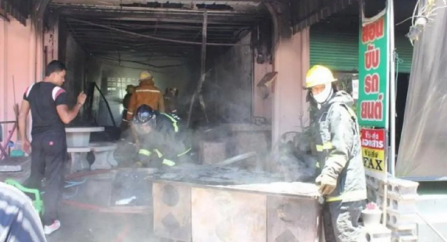 Driving school, shophouse burned down in Phuket Town fire Driving school, shophouse burned down in Phuket Town fire