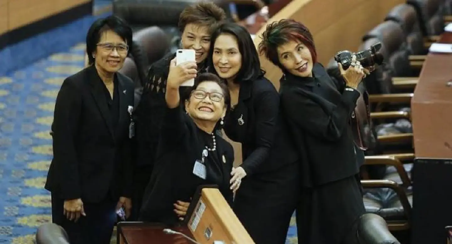 NRSA set to pass on its work to Prayut NRSA set to pass on its work to Prayut