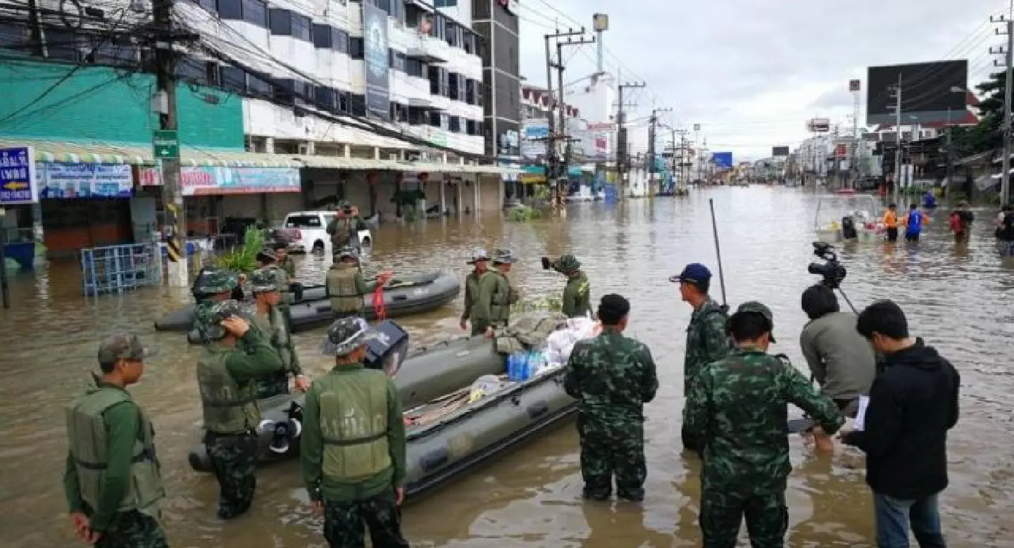 2,300 troops helping northeastern flood victims 2,300 troops helping northeastern flood victims