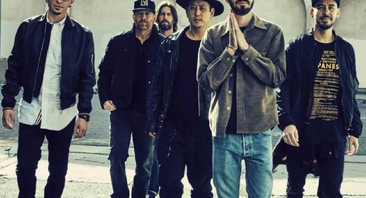 Thais remember Chester Bennington