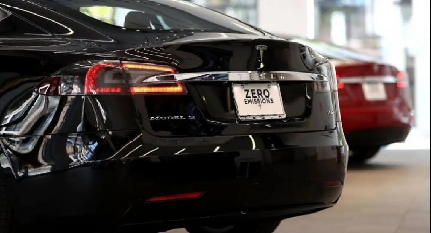 Tesla fending off worker complaints on pay, safety Tesla fending off worker complaints on pay, safety