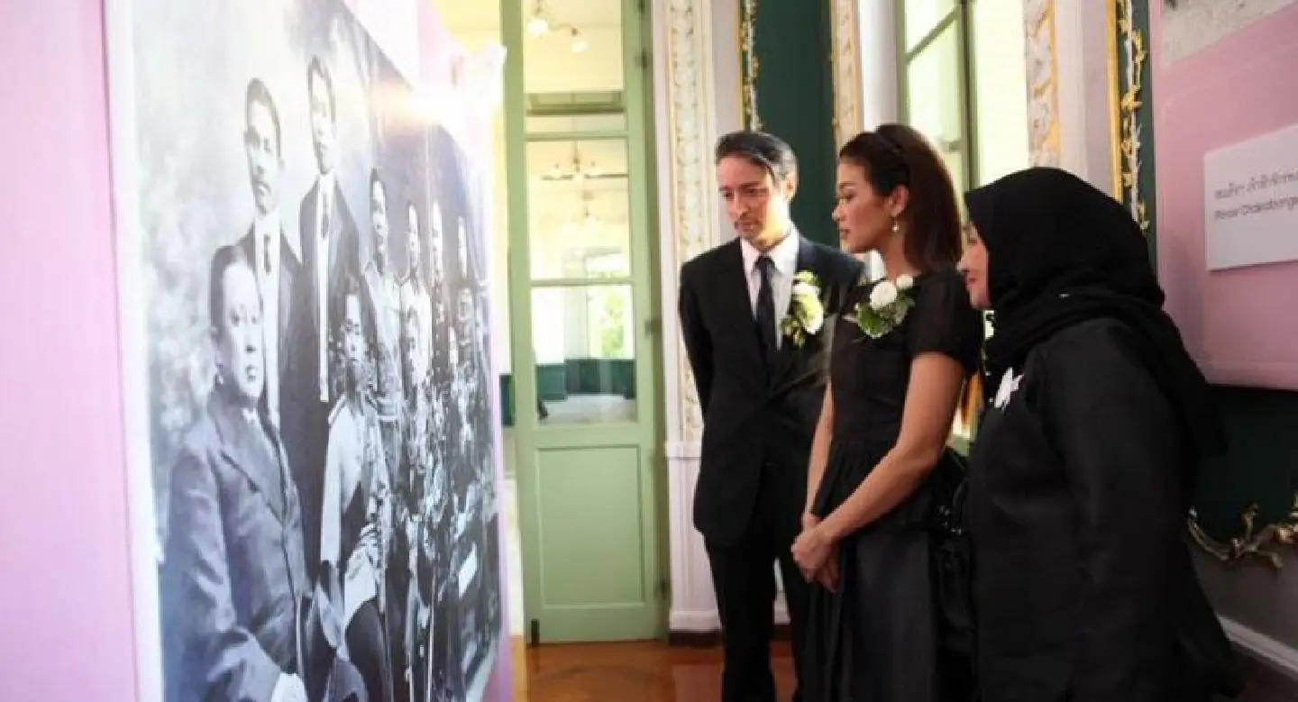 Royal duties and unbridled love