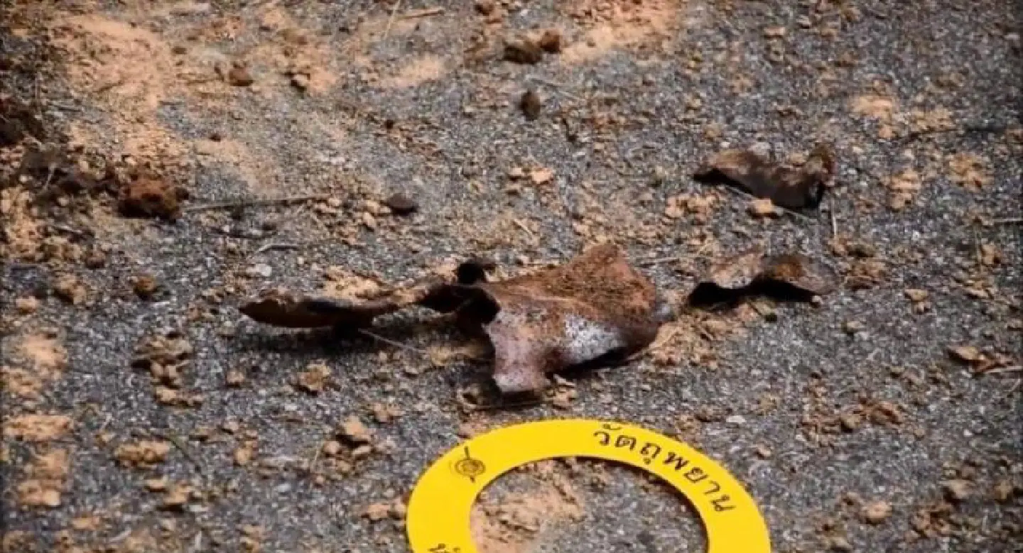 Narathiwat police escape bomb ambush unhurt Narathiwat police escape bomb ambush unhurt