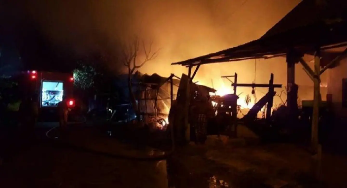 Fire destroys Phuket furniture plant, house Fire destroys Phuket furniture plant, house
