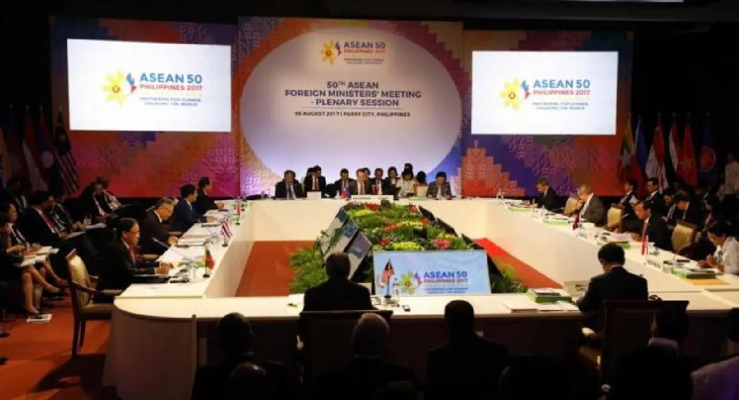 Vietnam challenges China at security talks Vietnam challenges China at security talks
