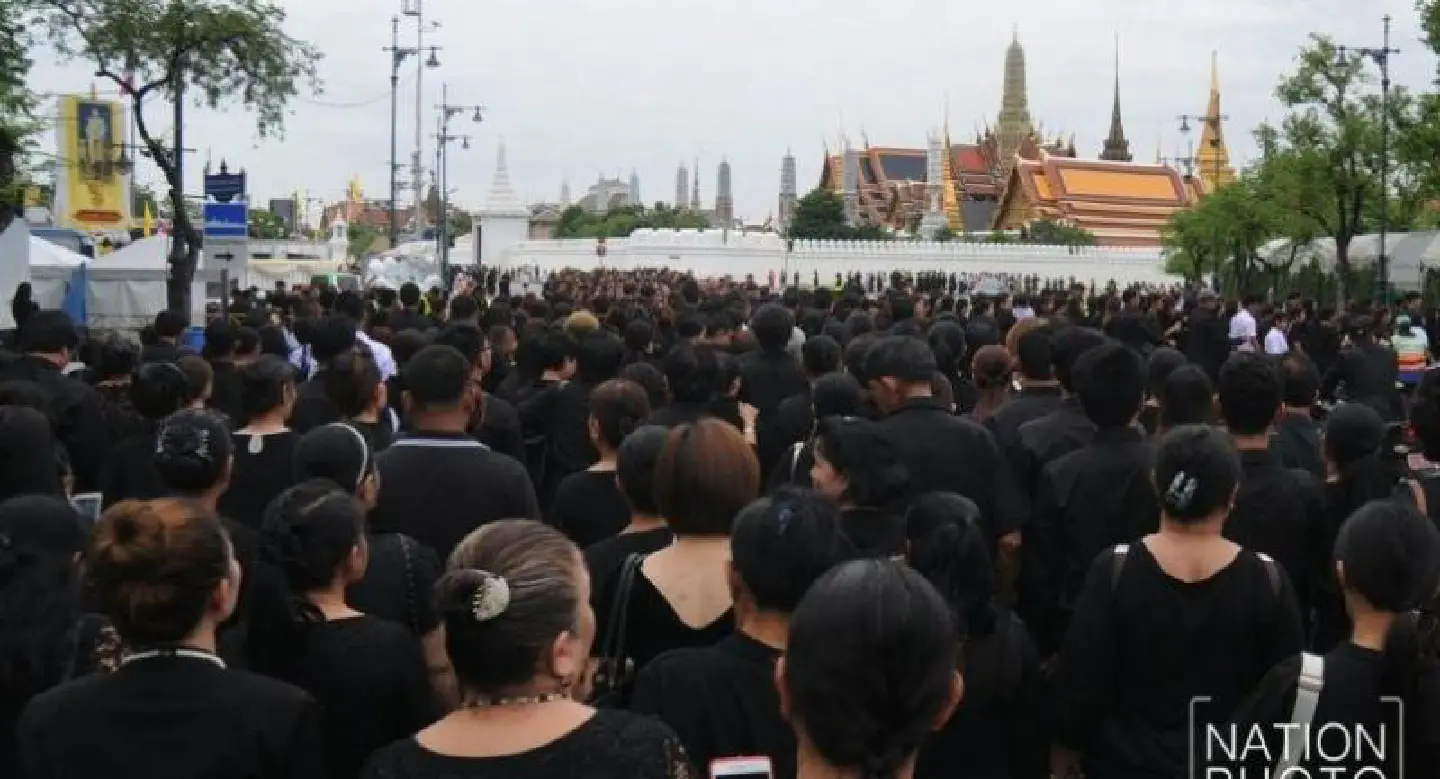 Over 9 million have paid respects before Royal Urn Over 9 million have paid respects before Royal Urn