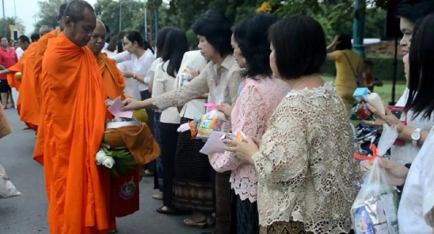 Ayutthaya ritual alms offering scheduled for every Sunday Ayutthaya ritual alms offering scheduled for every Sunday