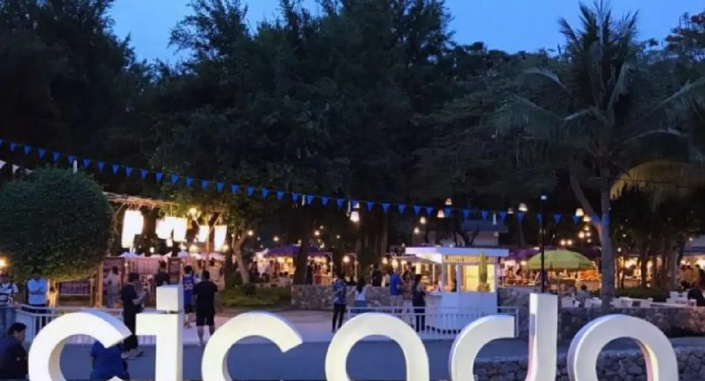All abuzz at Hua Hin’s “Cicada Market”