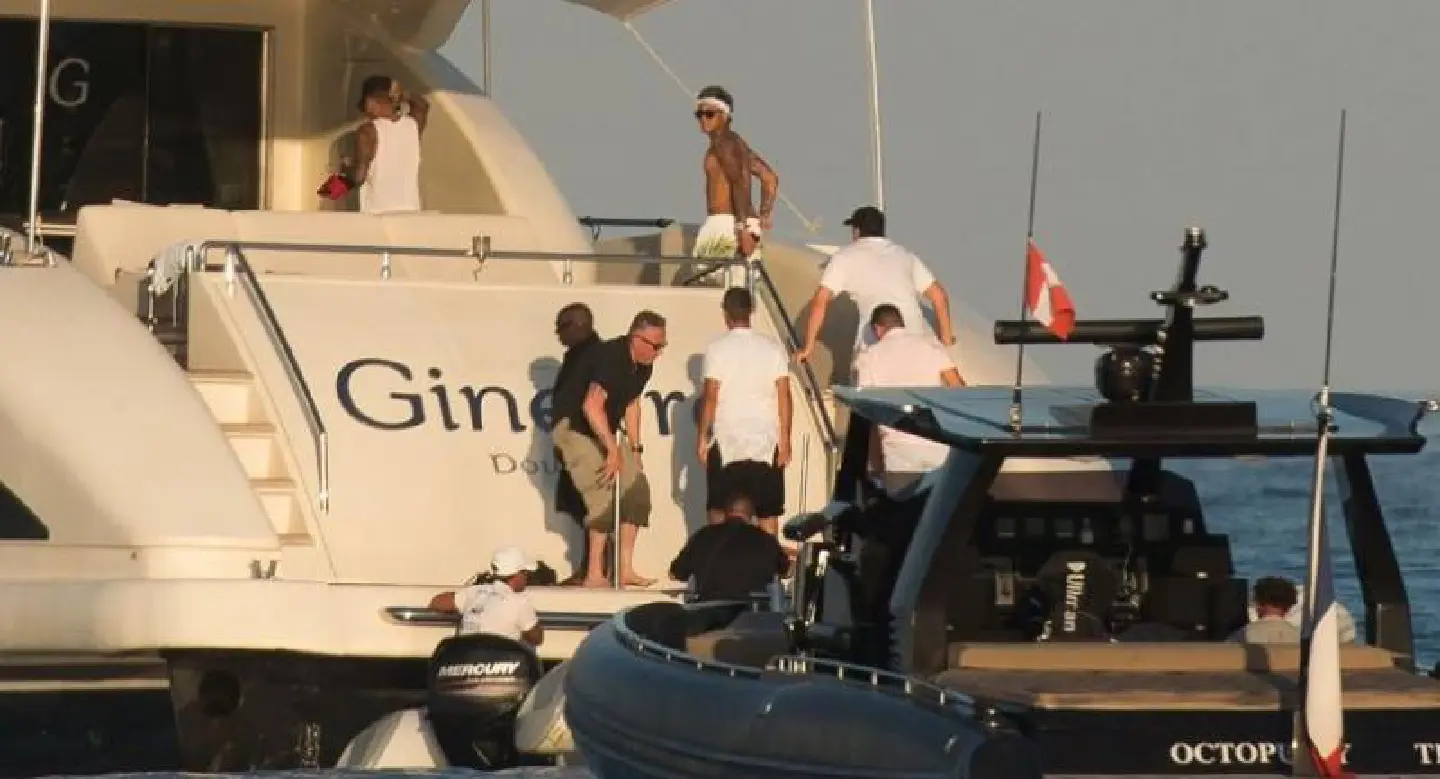 Neymar parties in Saint-Tropez after record move Neymar parties in Saint-Tropez after record move