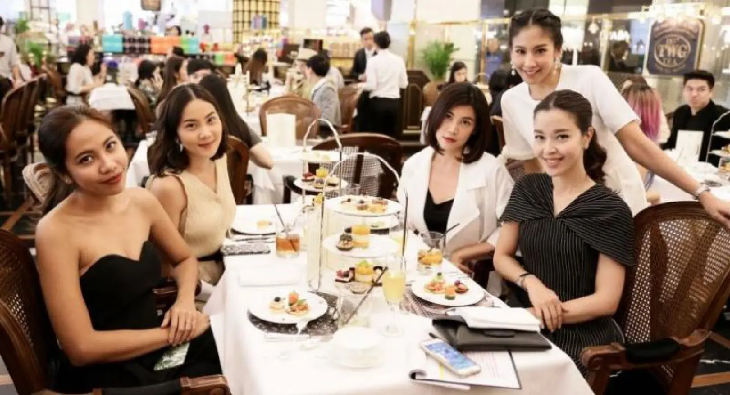 Mothers and their daughters Mothers and their daughters