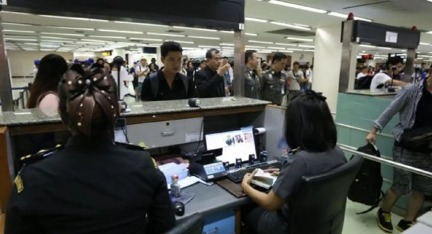Move to exempt Thais from immigration form Move to exempt Thais from immigration form