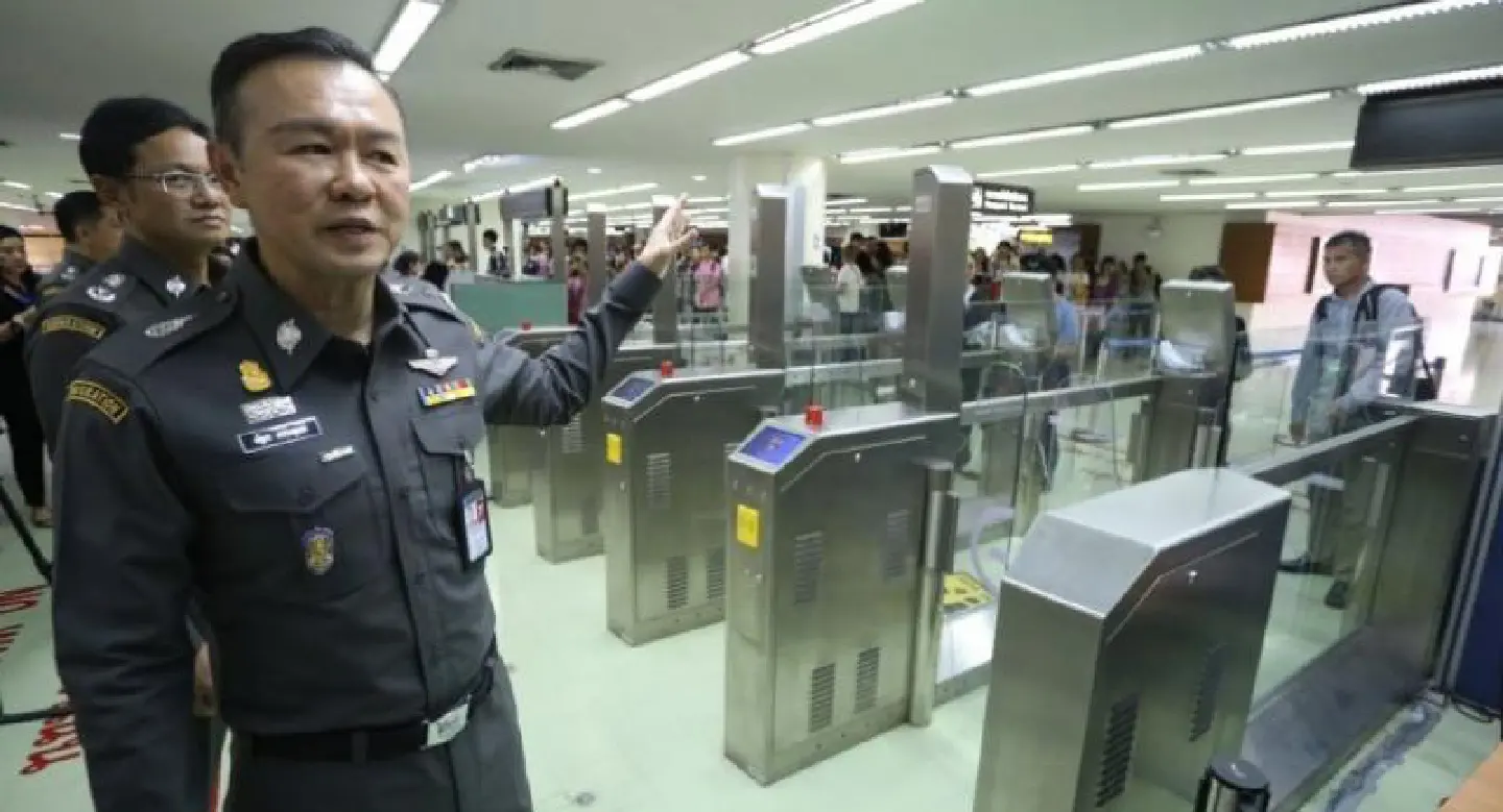 Immigration Bureau eyes exempting Thais from TM6 form Immigration Bureau eyes exempting Thais from TM6 form