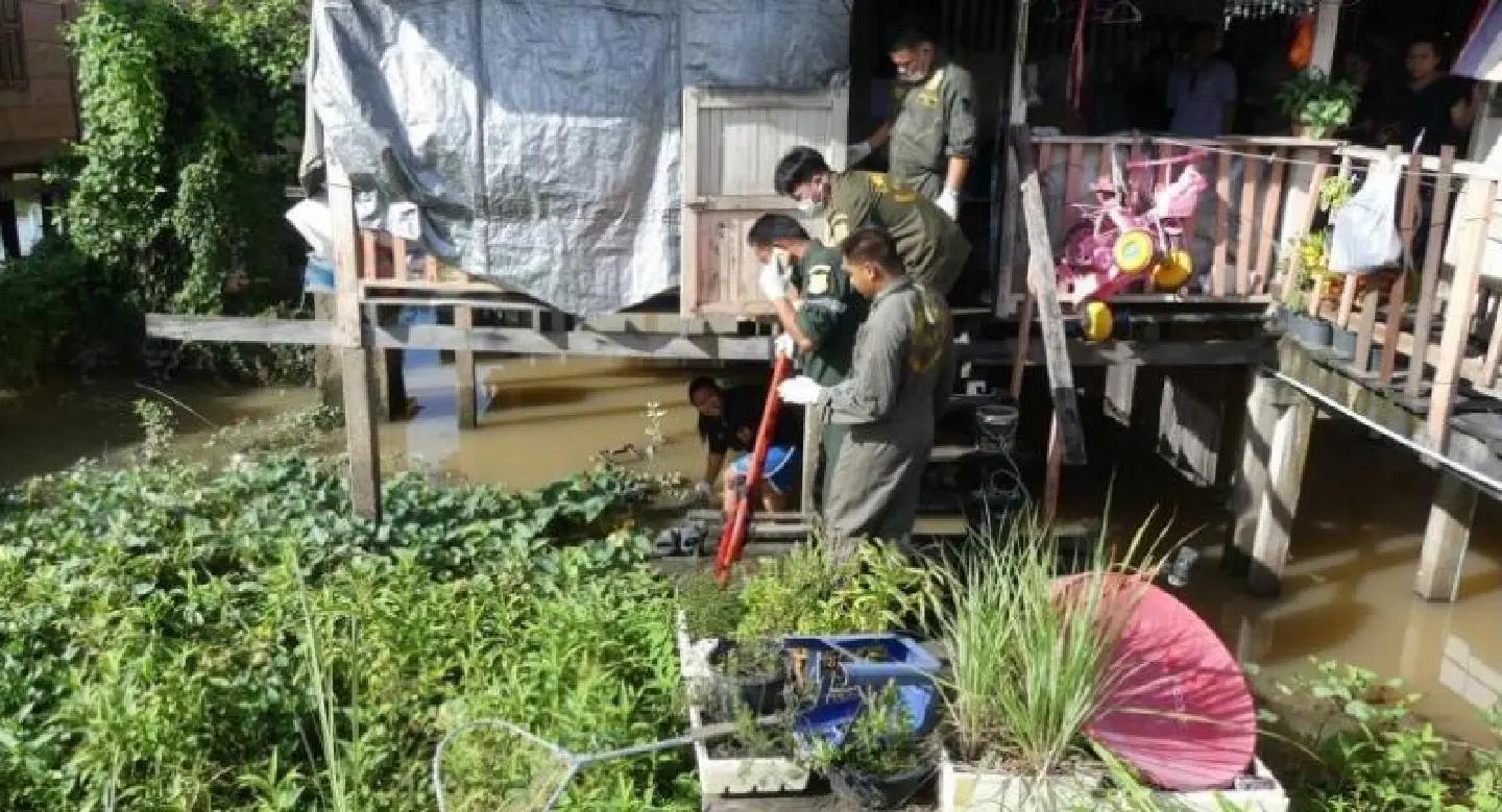 Man 69, found drowned under his own house in Pathum Thani Man 69, found drowned under his own house in Pathum Thani