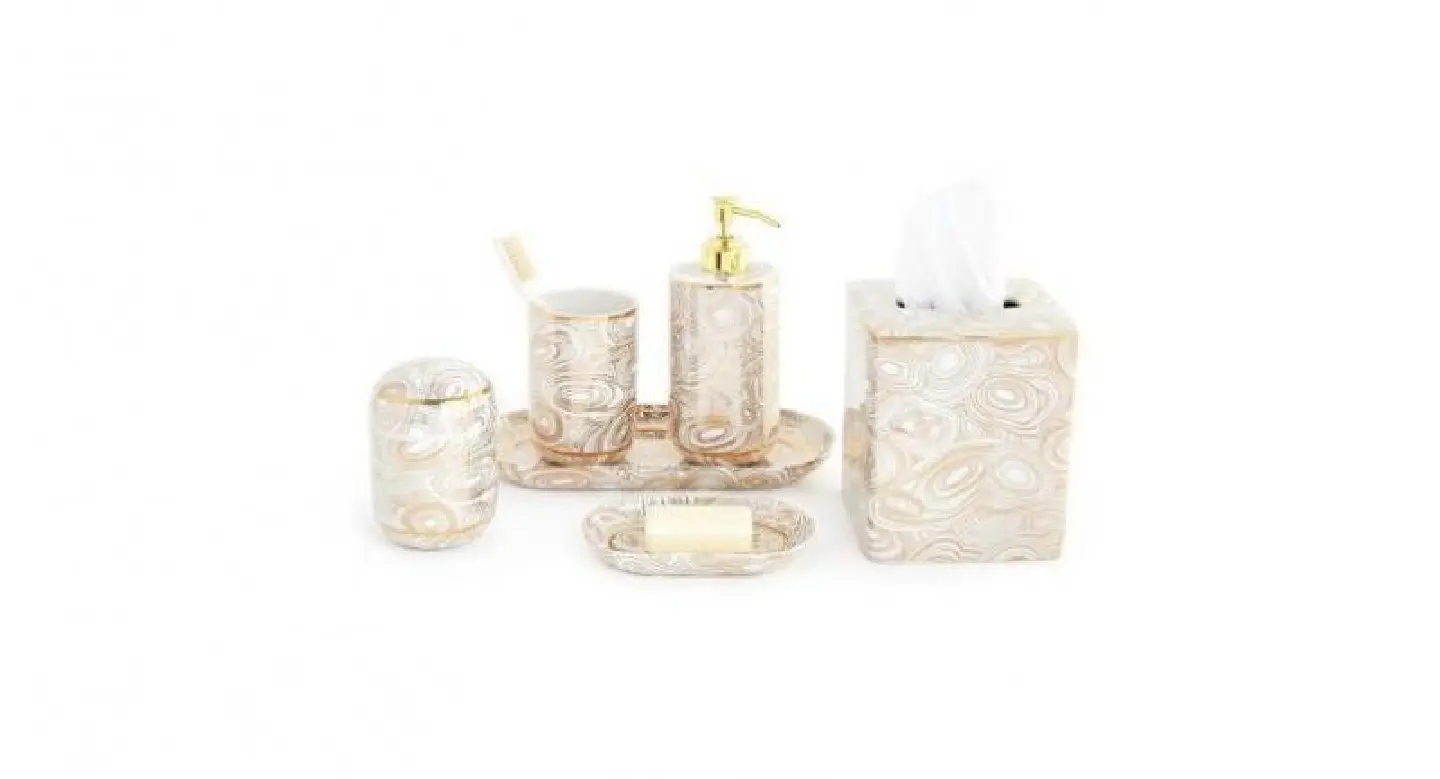Design gifts from the chic mum