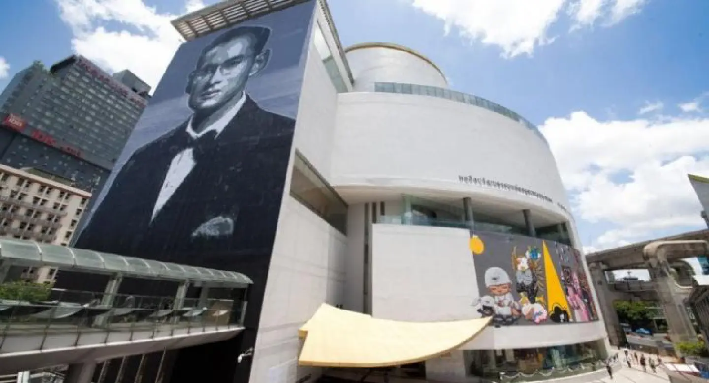Artists honour Artist-King Bhumibol