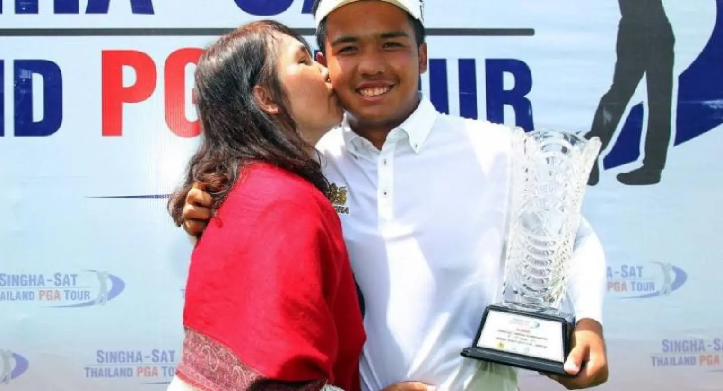 Red-hot teen Suradit wins back-to-back titles Red-hot teen Suradit wins back-to-back titles