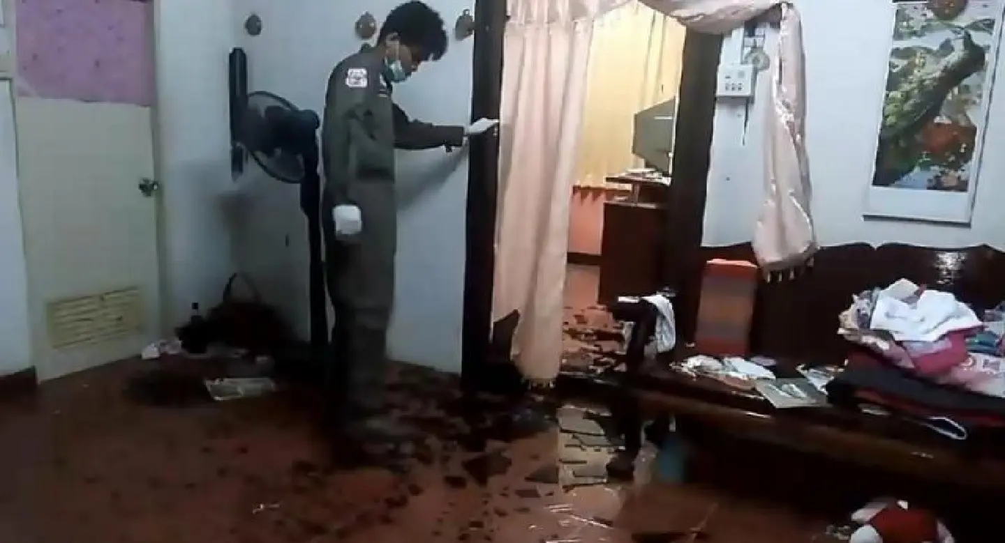 Burglar dies following accidental glass cut Burglar dies following accidental glass cut
